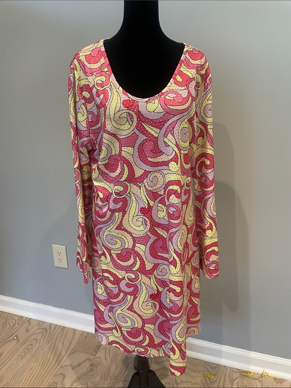 Groovy patterned pullover long sleeve dress